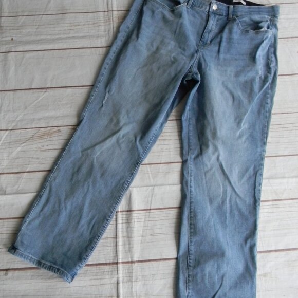 WONDERLY LIGHT WASH STRETCH MID-RISE STRAIGHT SLIGHTLY DISTRESSED JEANS SZ 18 - Picture 2 of 4